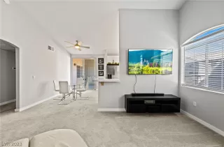 Photo #4: 2471571 Listing