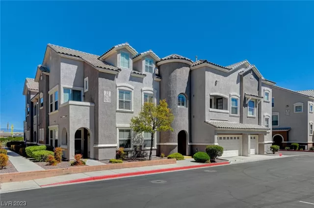 MLS: 2471574 Condo For Sale