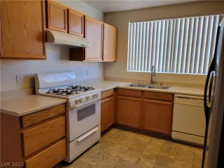 Photo #4: 2471584 Listing 