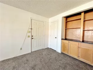 Photo #2: 2471593 Listing 