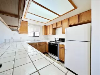 Photo #6: 2471593 Listing 