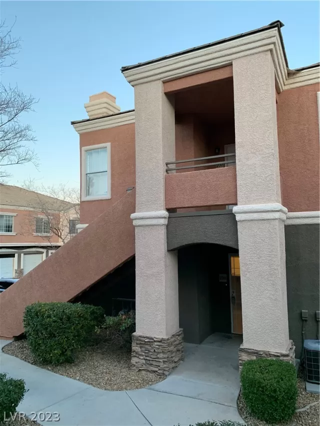 MLS: 2471599 Condo For Sale