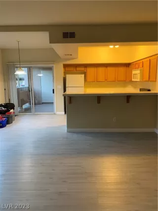 Photo #2: 2471599 Listing 