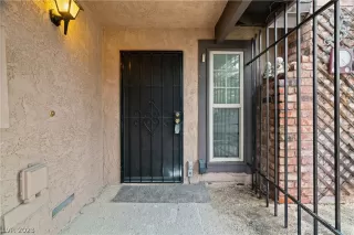 Photo #2: 2471633 Listing 