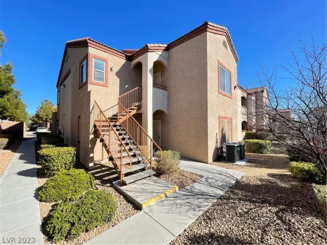 MLS: 2471636 Condo For Sale