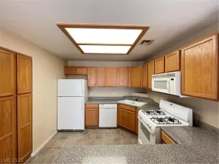 Photo #3: 2471636 Listing 