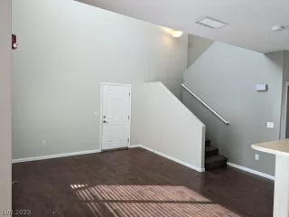 Photo #2: 2471644 Listing