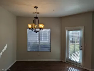 Photo #5: 2471644 Listing