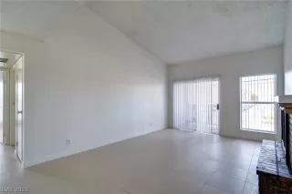 Photo #3: 2471649 Listing 