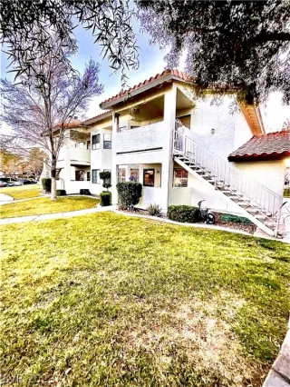 Photo #1: 2471652 Listing