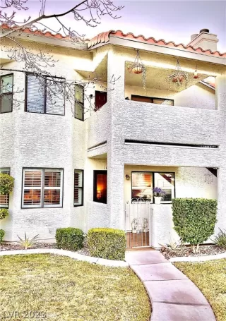 Photo #2: 2471652 Listing