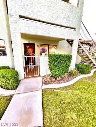 Photo #3: 2471652 Listing