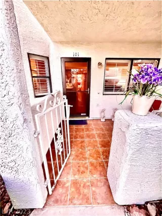 Photo #5: 2471652 Listing