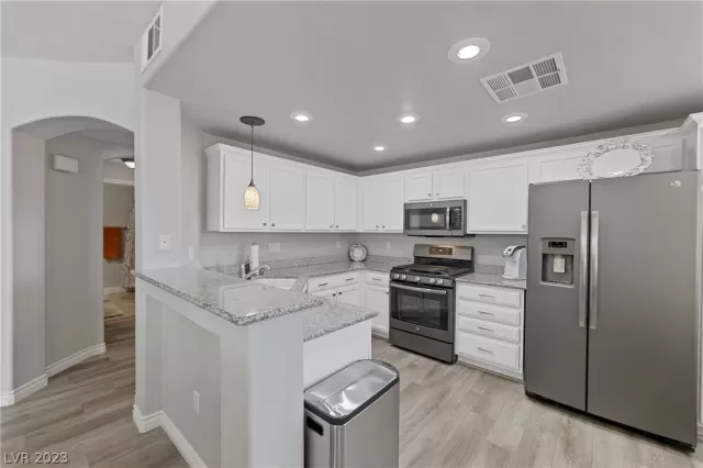 MLS: 2471684 Condo For Sale