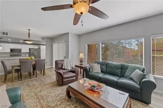 Photo #4: 2471684 Listing