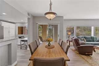 Photo #6: 2471684 Listing