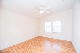 Photo #3: 2471692 Listing