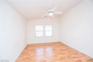 Photo #6: 2471692 Listing