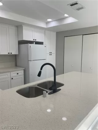 Photo #3: 2471696 Listing 