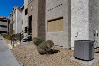 Photo #3: 2471722 Listing