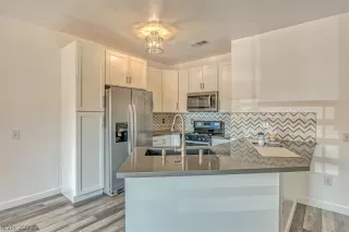 Photo #1: 2471766 Listing