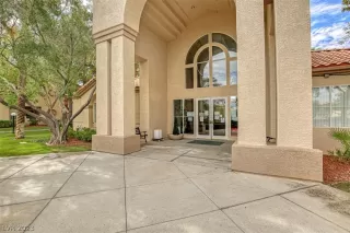 Photo #3: 2471766 Listing