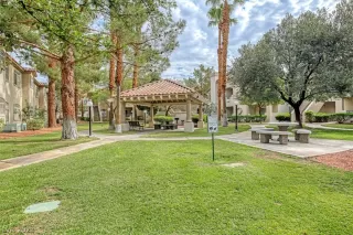 Photo #5: 2471766 Listing