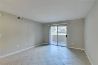 Photo #5: 2471775 Listing 
