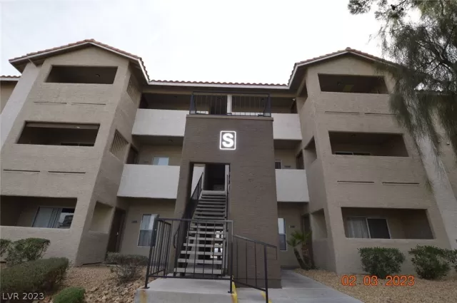 MLS: 2471797 Condo For Sale