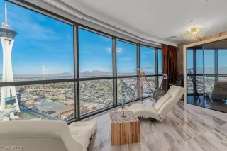 Photo #5: 2471860 Listing