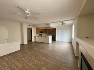 Photo #2: 2471861 Listing 