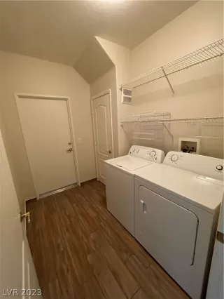 Photo #6: 2471861 Listing 