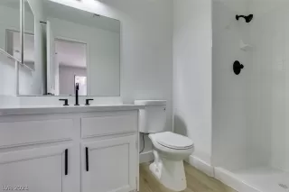 Photo #6: 2471886 Listing