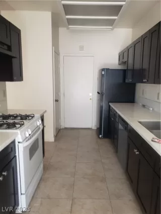 Photo #4: 2471908 Listing 