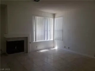 Photo #5: 2471908 Listing 