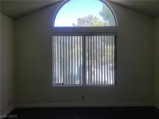 Photo #6: 2471908 Listing 