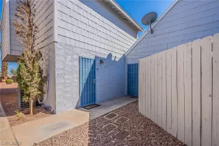 Photo #2: 2471943 Listing 
