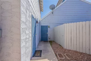 Photo #3: 2471943 Listing 