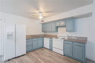 Photo #5: 2471943 Listing 