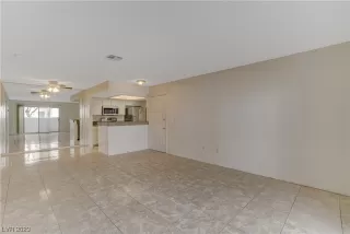 Photo #6: 2471944 Listing