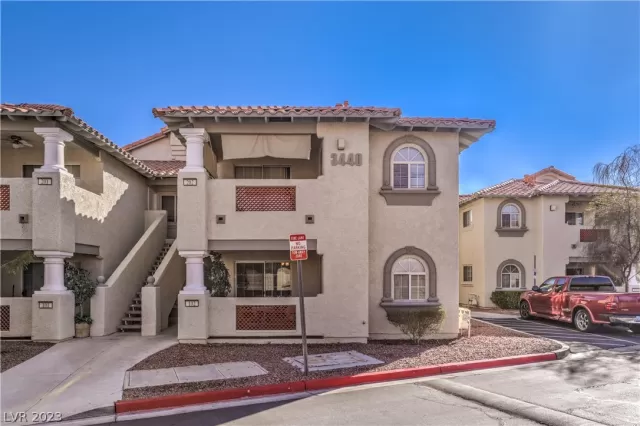 MLS: 2471962 Condo For Sale