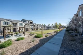 Photo #6: 2471967 Listing 