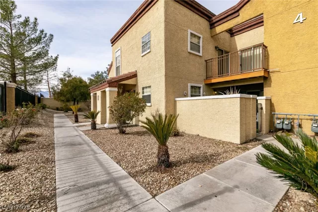 MLS: 2472015 Condo For Sale