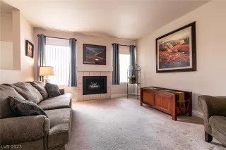 Photo #4: 2472015 Listing