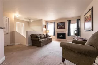 Photo #5: 2472015 Listing