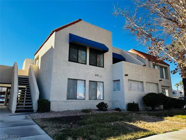 MLS: 2472031 Condo For Sale