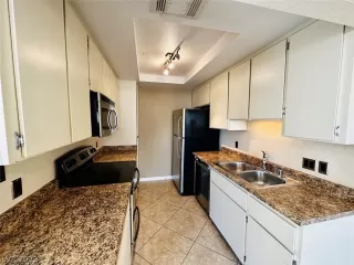 Photo #3: 2472031 Listing