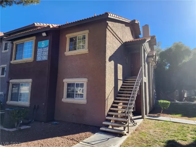 MLS: 2472038 Condo For Sale