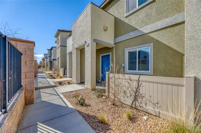 MLS: 2472041 Condo For Sale