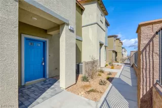 Photo #1: 2472041 Listing 